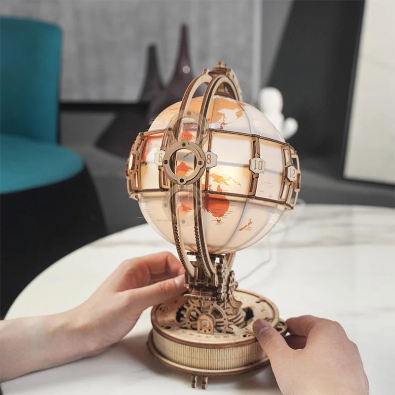 Drewniana lampa kulista Gry lo – Solar System Orrery recenzja i cena